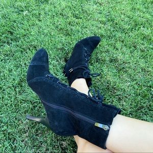 Marc Fisher Suede Black Lace Up Heel Booties 🎬🕶